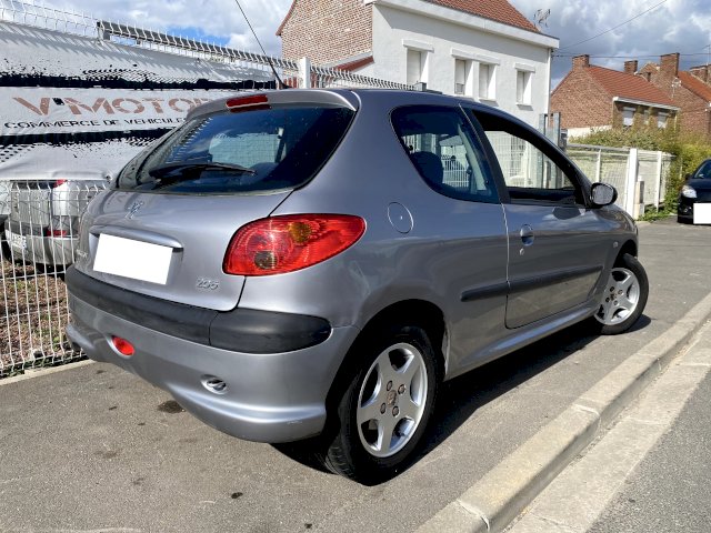 Peugeot Peugeot 206  1.6 16v XT BAa 3p