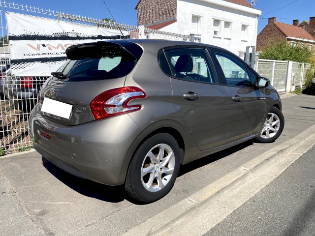 Peugeot Peugeot 208  1.4 e-HDi FAP Active BMP5 5p