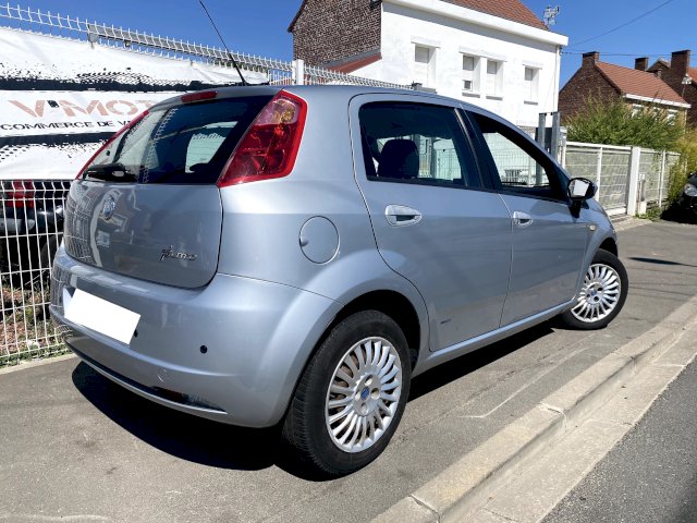 Fiat Fiat Grande Punto  1.4 8v 77ch Dynamic 5p