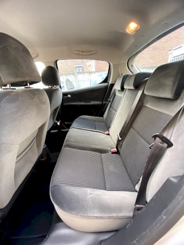 Peugeot Peugeot 207  1.6 HDi90 Executive Pack 5p