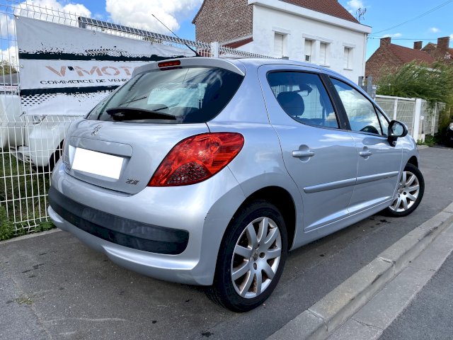 Peugeot Peugeot 207  1.6 HDi90 Executive Pack 5p