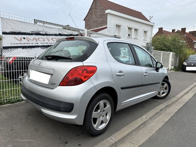 Peugeot Peugeot 207  1.4 Urban 5p