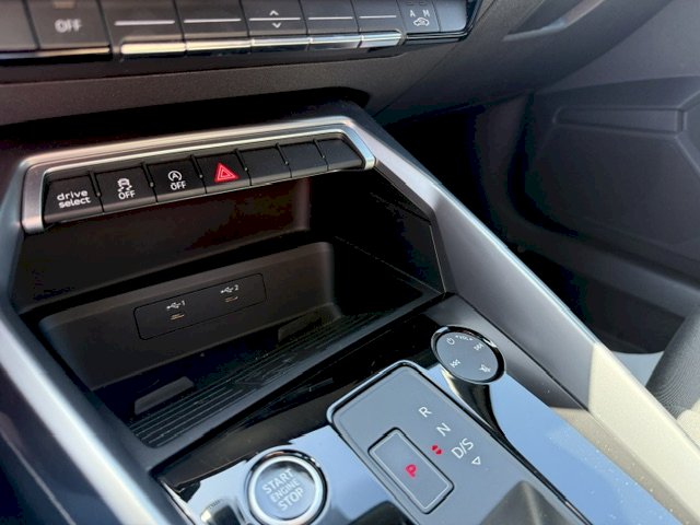 Audi Audi A3 SPORTBACK 30 TDI S-TRONIC