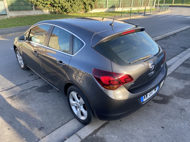 Opel Opel Astra IV 1.7 CDTI125 FAP Cosmo