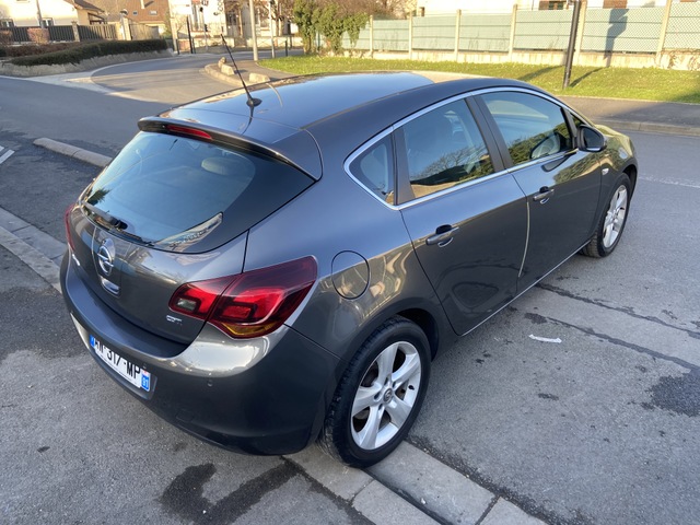 Opel Opel Astra IV 1.7 CDTI125 FAP Cosmo