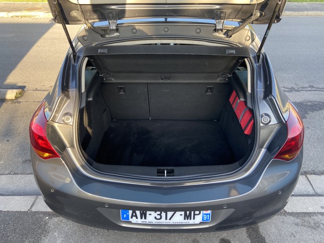 Opel Opel Astra IV 1.7 CDTI125 FAP Cosmo
