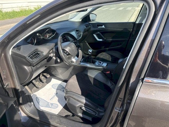 Peugeot Peugeot 308  1.6 e-HDi115 FAP Féline 5p