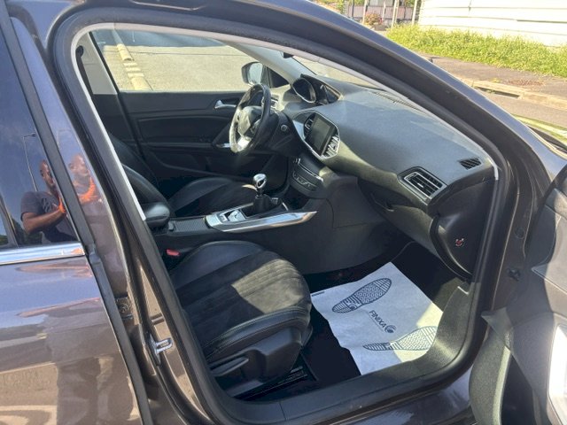 Peugeot Peugeot 308  1.6 e-HDi115 FAP Féline 5p