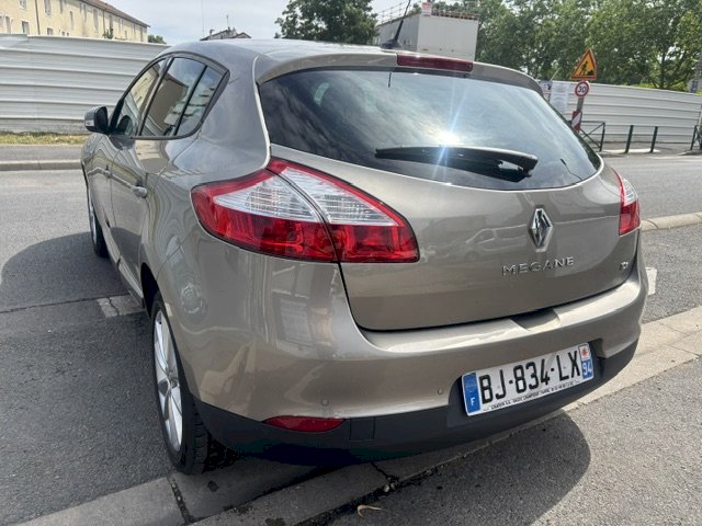 Renault Renault Megane III (B95) 1.4 TCe 130ch XV de France