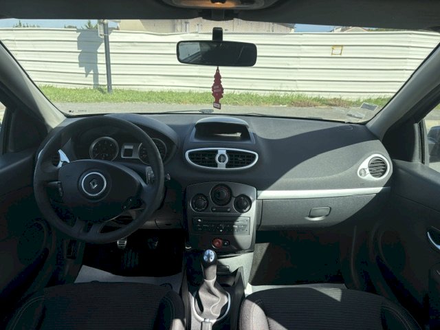 Renault Renault Clio III (B/C85) 1.5 dCi 75ch Expression Clim eco² 5p