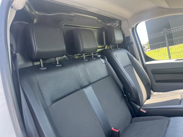 PEUGEOT Peugeot Expert 2.0 BLUE HDI 145 CV STANDARD Garantie Nationale 12 Mois