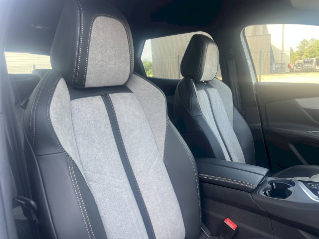 PEUGEOT 3008 II HYBRID4 300ch GT e-EAT8 Garantie Nationale 12 Mois