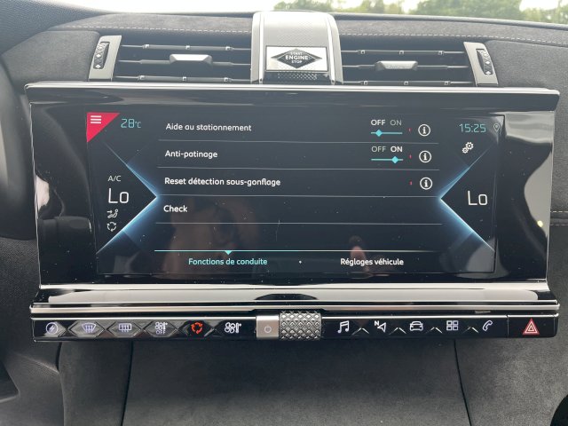 DS 7 Crossback HYBRYDE  E-TENSE 225 EAT8 PERFORMENCE LINE Garantie Nationale 12 Mois