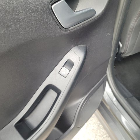 FORD Ford Fiesta Flexifuel 95ch ST-Line 5p garantie nationale 12 mois