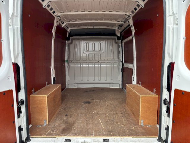 PEUGEOT Peugeot Boxer HDI 110 CV 3T330 L2H2 garantie nationale  12 mois