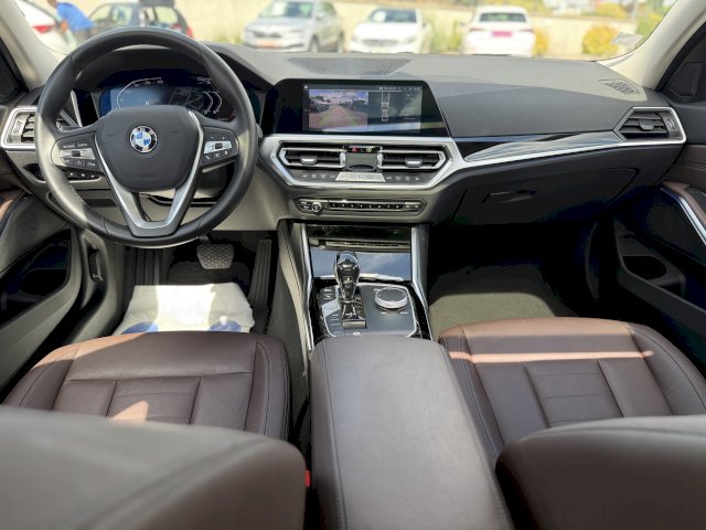 BMW BMW Série 3 VI (F30) 320dA 190ch Lounge Euro6c