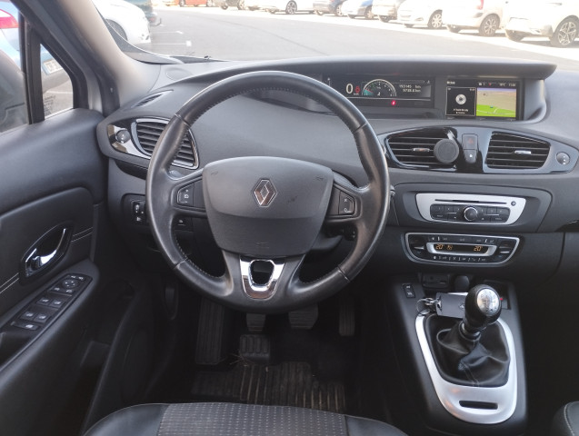 Renault Renault Grand Scenic III (R95) 1.6 dCi 130ch energy Bose eco² 7 places 2015