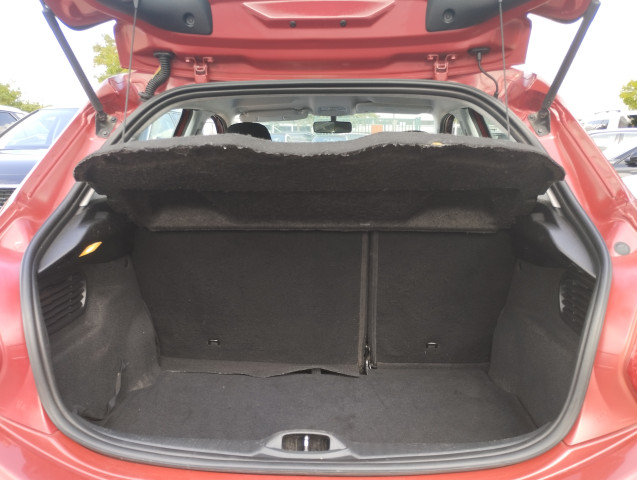 Peugeot Peugeot 208 1.4 HDI BVM5 ACTIVE