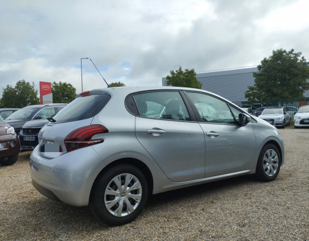 Peugeot Peugeot 208 1.6 HDI 75 CH 5P