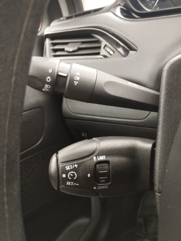 Peugeot Peugeot 208 1.6 HDI 75 CH 5P