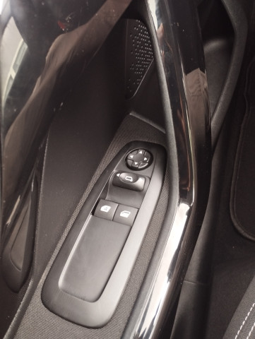 Peugeot Peugeot 208 1.6 HDI 75 CH 5P