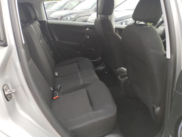 Peugeot Peugeot 208 1.6 HDI 75 CH 5P