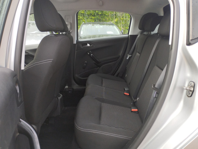 Peugeot Peugeot 208 1.6 HDI 75 CH 5P