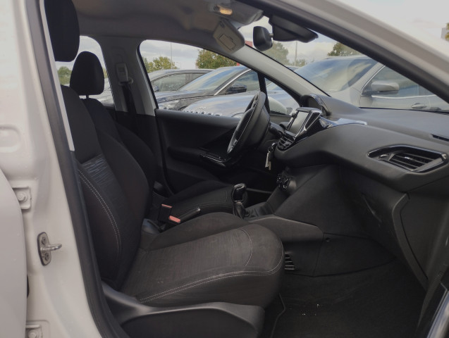 Peugeot Peugeot 208  1.6 BlueHDi 75ch Business S&S 5p