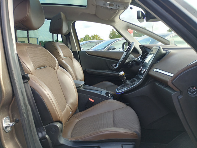 Renault Renault Grand Scenic 1.6 dCi 130 CH ENERGY BUSINESS 7 PLACES