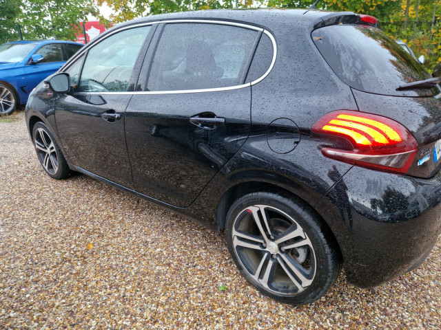Peugeot Peugeot 208  1.2 PureTech 110ch GT Line S&S 5p
