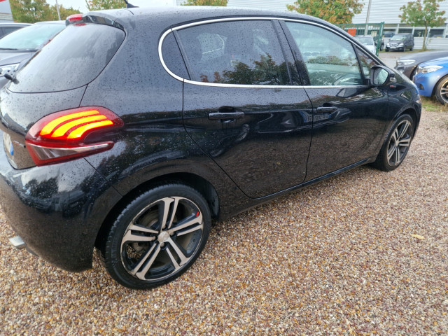 Peugeot Peugeot 208  1.2 PureTech 110ch GT Line S&S 5p