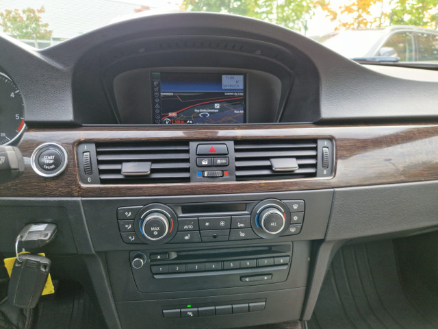 BMW BMW Série 3 V (E93) 320dA 184ch Luxe