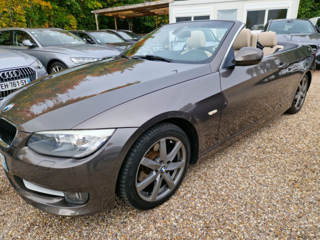 BMW BMW Série 3 V (E93) 320dA 184ch Luxe