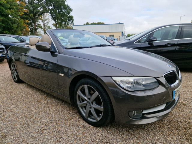 BMW BMW Série 3 V (E93) 320dA 184ch Luxe