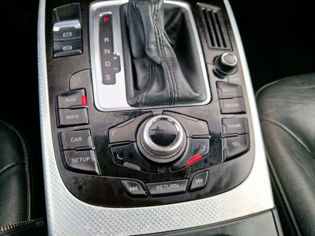 Audi Audi A4 IV (B8) 2.0 TDI 143 DPF Attraction Multitronic