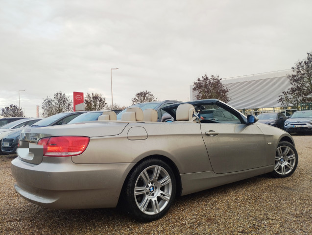 BMW BMW Série 3 V (E93) 320i 170ch Luxe