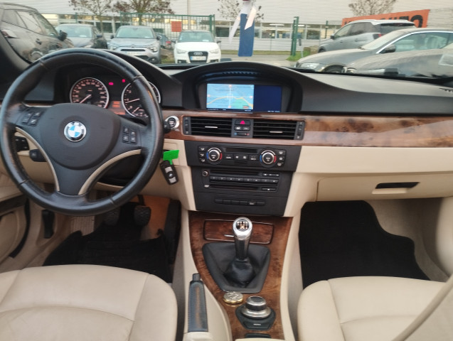 BMW BMW Série 3 V (E93) 320i 170ch Luxe