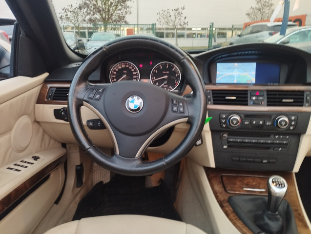 BMW BMW Série 3 V (E93) 320i 170ch Luxe