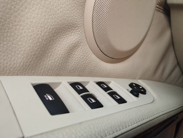 BMW BMW Série 3 V (E93) 320i 170ch Luxe