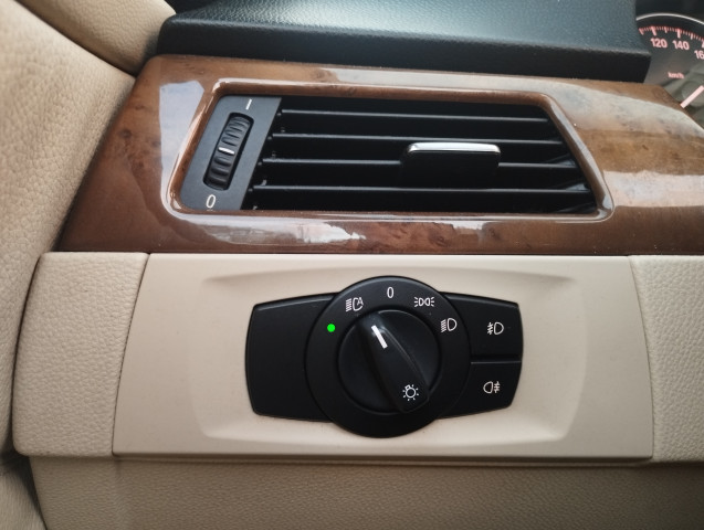 BMW BMW Série 3 V (E93) 320i 170ch Luxe