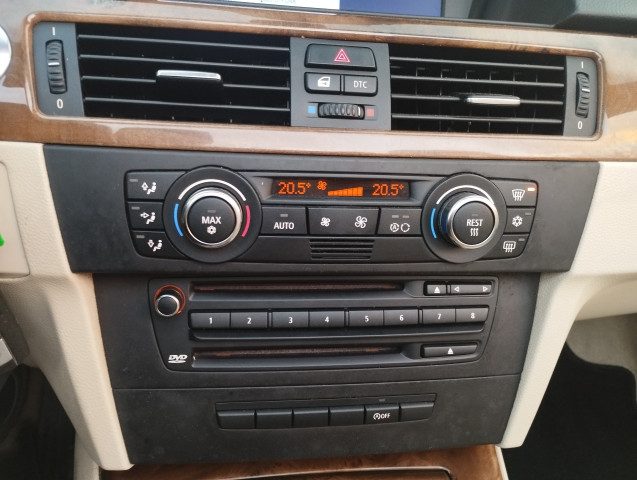 BMW BMW Série 3 V (E93) 320i 170ch Luxe