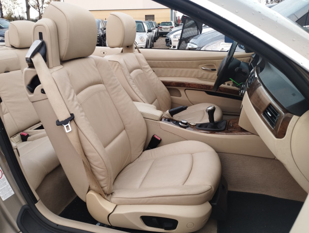 BMW BMW Série 3 V (E93) 320i 170ch Luxe