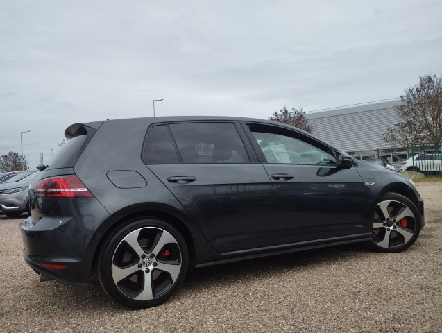 Volkswagen Volkswagen Golf VII 2.0 TSI 230 BlueMotion Technology GTI Performance 5p