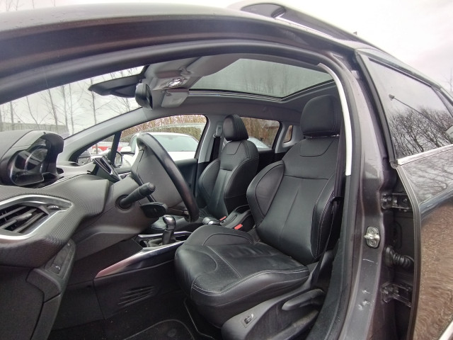 Peugeot Peugeot 2008  1.6 VTi Féline Titane