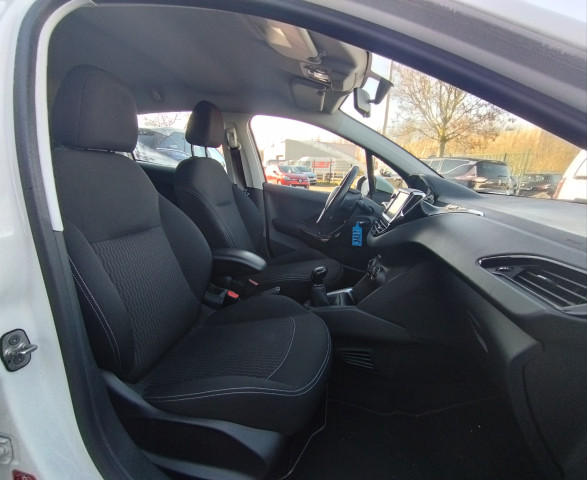 Peugeot Peugeot 208  1.6 BlueHDi 75ch Allure Business S&S 5p