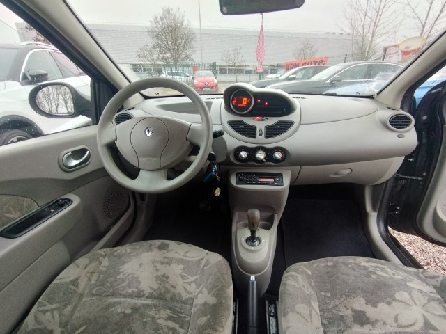 Renault Renault Twingo II (C44) 1.2 16v 75ch Helios Quickshift