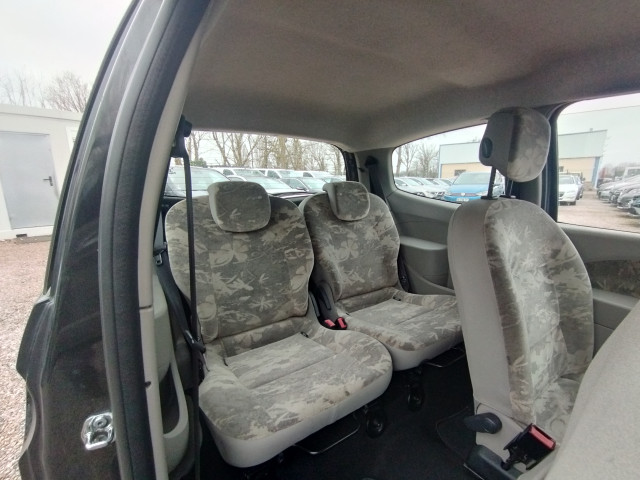 Renault Renault Twingo II (C44) 1.2 16v 75ch Helios Quickshift