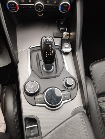 Alfa-Romeo Alfa-Romeo Giulia  2.2 JTD 210ch Veloce Q4 AT8