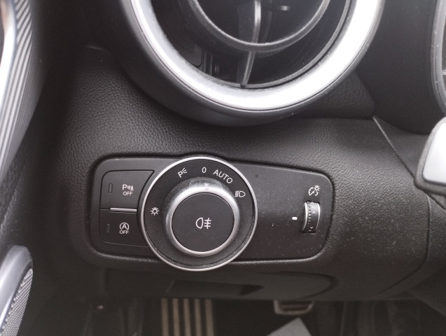 Alfa-Romeo Alfa-Romeo Giulia  2.2 JTD 210ch Veloce Q4 AT8