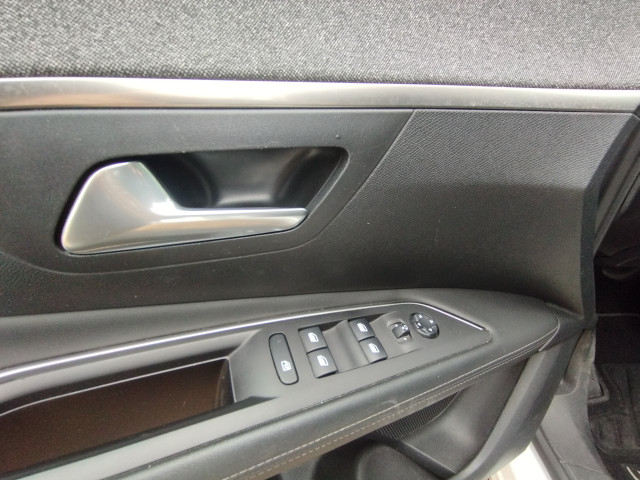 Peugeot Peugeot 3008 BLUEHDI 130CH S&S EAT8 ALLURE